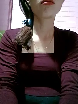AmyLinee01 online show from April 9, 5:20 am