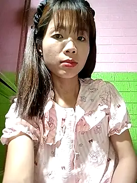 AmyLinee01 online show from April 28, 10:58 pm