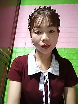 Snapshot of AmyLinee01 chatting on May 29, 5:13 am AmyLinee01 online show from May 29, 5:13 am