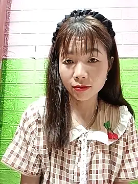 Snapshot of AmyLinee01 chatting on June 18, 11:59 am AmyLinee01 online show from June 18, 11:59 am