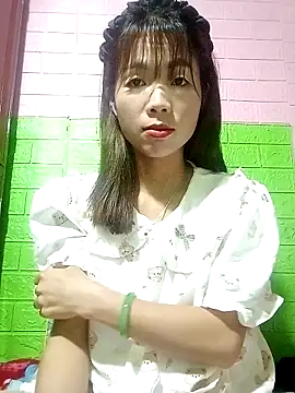 AmyLinee01 online show from May 2, 5:07 pm