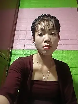 Snapshot of AmyLinee01 chatting on May 22, 5:27 am AmyLinee01 online show from May 22, 5:27 am