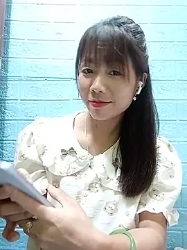 AmyLinee01 online show from July 28, 8:52 pm