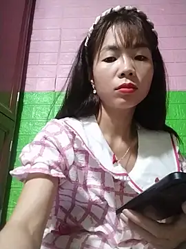 Snapshot of AmyLinee01 chatting on May 26, 10:52 pm AmyLinee01 online show from May 26, 10:52 pm
