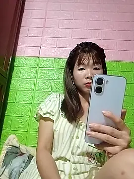 Snapshot of AmyLinee01 chatting on June 3, 3:50 pm AmyLinee01 online show from June 3, 3:50 pm