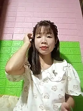 Snapshot of AmyLinee01 chatting on June 5, 6:18 am AmyLinee01 online show from June 5, 6:18 am