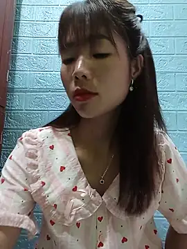 AmyLinee01 online show from July 21, 4:25 am
