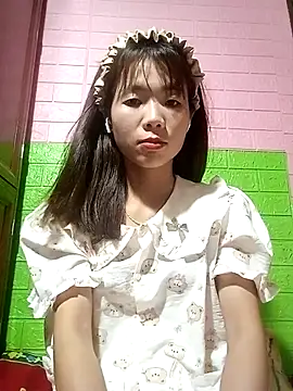 AmyLinee01 online show from May 5, 1:08 am
