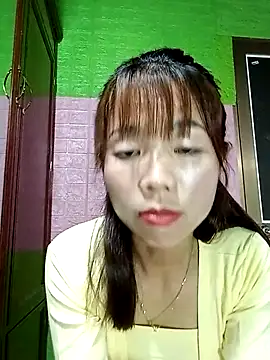 AmyLinee01 online show from April 2, 2:24 pm