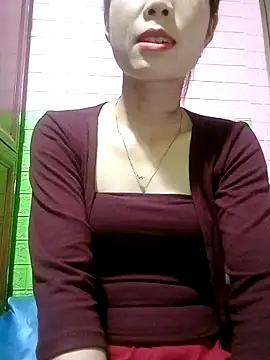 AmyLinee01 online show from April 11, 5:26 am