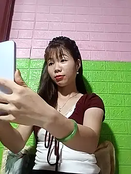 Snapshot of AmyLinee01 chatting on June 3, 11:22 am AmyLinee01 online show from June 3, 11:22 am