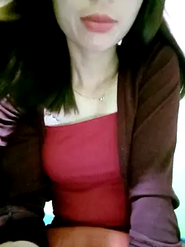 AmyLinee01 online show from April 9, 9:10 pm