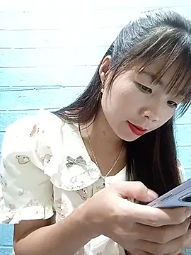 AmyLinee01 online show from July 25, 5:48 am