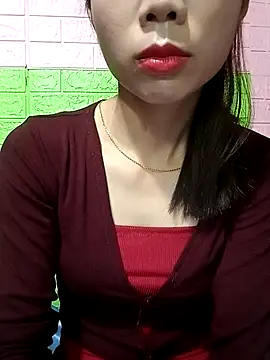 AmyLinee01 online show from April 5, 9:21 pm
