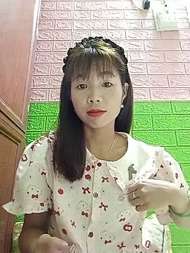 Snapshot of AmyLinee01 chatting on June 8, 3:12 pm AmyLinee01 online show from June 8, 3:12 pm