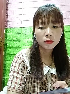 AmyLinee01 online show from July 12, 10:10 pm