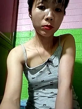 AmyLinee01 online show from April 15, 5:39 pm