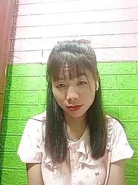 Snapshot of AmyLinee01 chatting on June 17, 8:52 pm AmyLinee01 online show from June 17, 8:52 pm
