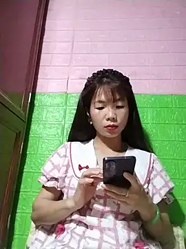 Snapshot of AmyLinee01 chatting on June 7, 9:31 pm AmyLinee01 online show from June 7, 9:31 pm