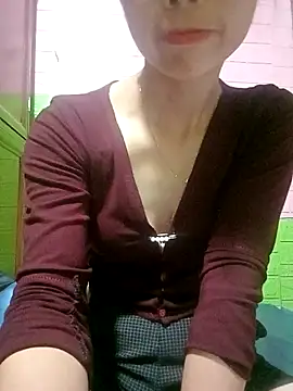 AmyLinee01 online show from April 7, 6:21 pm