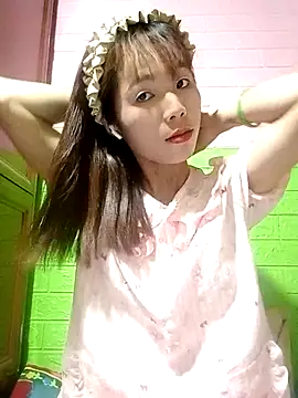 AmyLinee01 online show from May 5, 1:14 pm