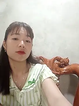 Snapshot of AmyLinee01 chatting on June 17, 8:36 am AmyLinee01 online show from June 17, 8:36 am
