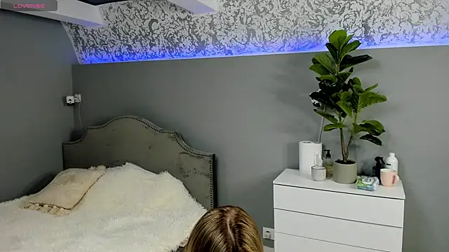 SayuriHime online show from April 2, 1:29 pm