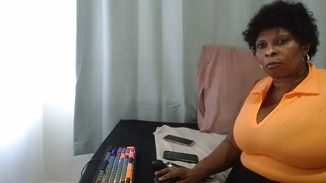 Snapshot of Lucia-boobs chatting on July 30, 3:00 pm Lucia-boobs online show from July 30, 3:00 pm