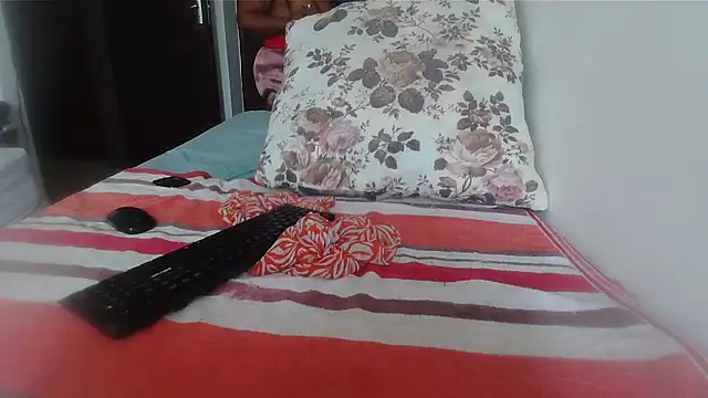 Lucia-boobs online show from May 3, 6:18 am