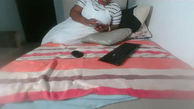 Lucia-boobs online show from May 17, 5:02 pm