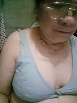 Snapshot of Funsexy1 chatting on May 10, 12:42 pm Funsexy1 online show from May 10, 12:42 pm
