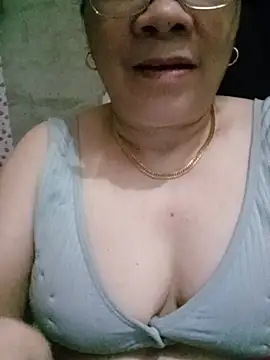 Snapshot of Funsexy1 chatting on May 10, 12:36 am Funsexy1 online show from May 10, 12:36 am