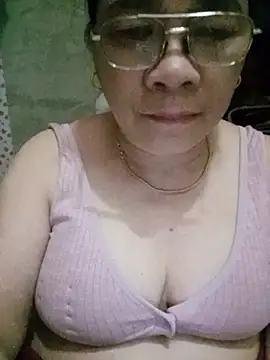 Snapshot of Funsexy1 chatting on May 12, 8:15 pm Funsexy1 online show from May 12, 8:15 pm
