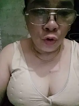 Snapshot of Funsexy1 chatting on May 16, 10:36 am Funsexy1 online show from May 16, 10:36 am