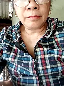Snapshot of Funsexy1 chatting on June 22, 12:27 am Funsexy1 online show from June 22, 12:27 am