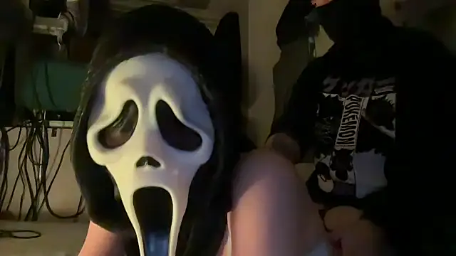 SilentScreamsVan- online show from April 8, 8:54 pm