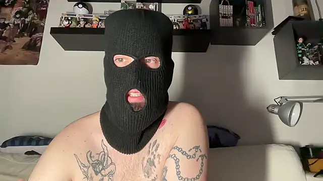 Snapshot of SilentScreamsVan- chatting on May 10, 8:33 pm SilentScreamsVan- online show from May 10, 8:33 pm
