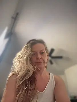 GwenWilde31 online show from June 26, 5:41 pm