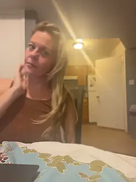 GwenWilde31 online show from June 23, 5:38 am
