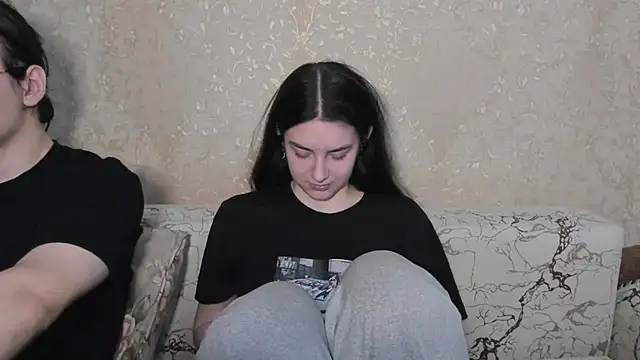 Snapshot of muuur_love231 chatting on May 18, 9:30 pm muuur love231 online show from May 18, 9:30 pm