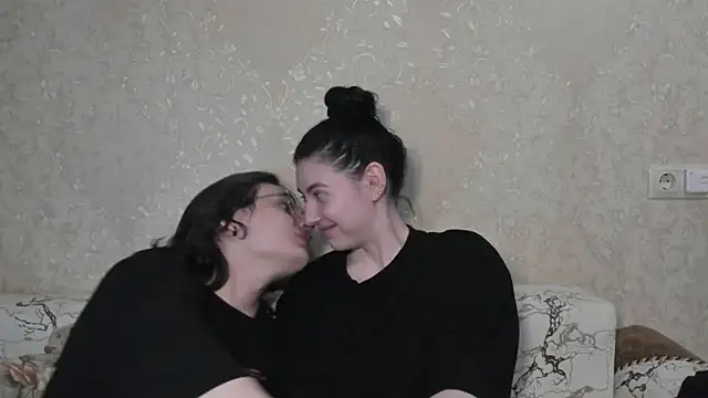 muuur love231 online show from April 19, 5:36 pm