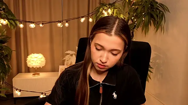 AnnaBerrys online show from March 28, 1:12 pm