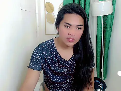 Midnightsnack88 online show from April 19, 4:24 am
