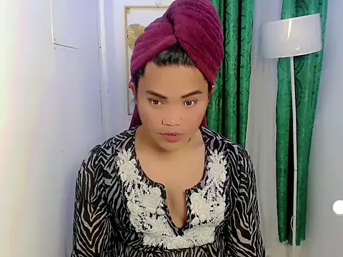 Midnightsnack88 online show from April 15, 7:14 am