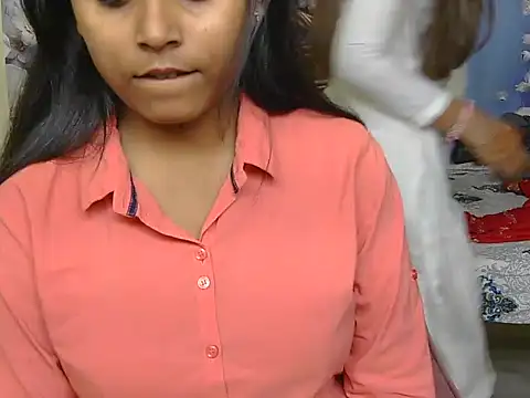 hoty-pinka online show from March 23, 5:51 am