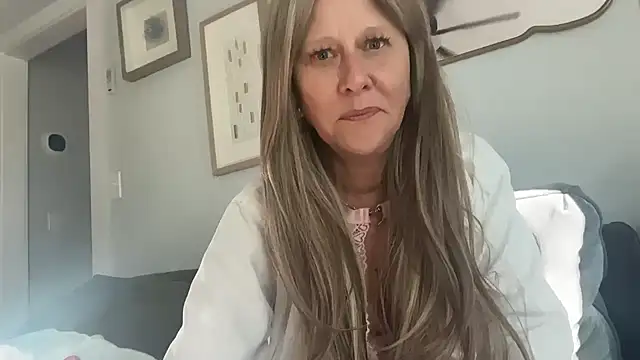 lillysworld online show from March 28, 9:38 pm