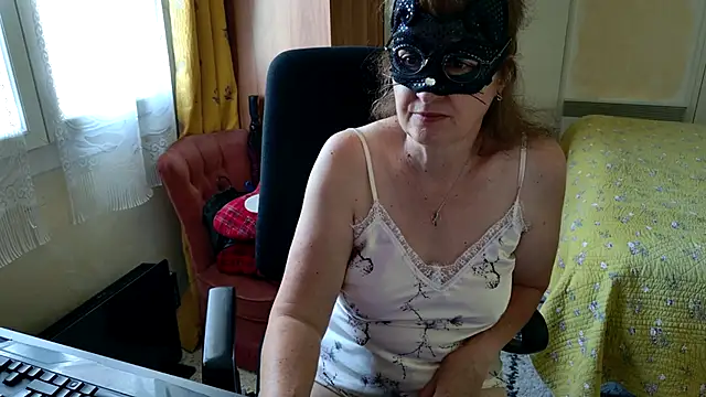 Snapshot of Chrismaturefrench chatting on June 15, 4:06 pm Chrismaturefrench online show from June 15, 4:06 pm