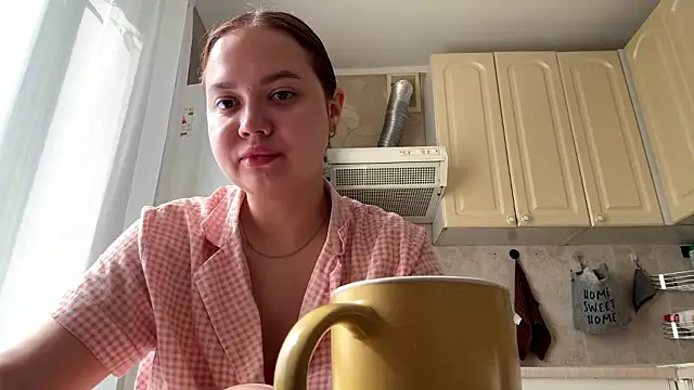 Emely Cute online show from March 27, 9:21 am