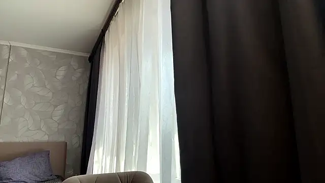 Emely Cute online show from March 22, 9:33 am