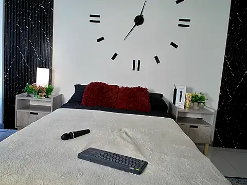 aurora petitee online show from March 24, 1:11 pm